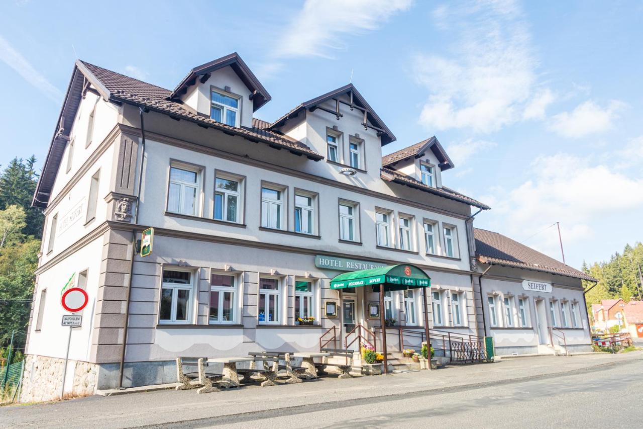 Hotel Seifert Nové Hamry Esterno foto